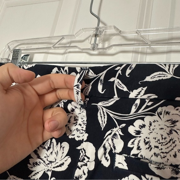 GAP Signature Skinny Ankle Khaki - Picture 8 of 12